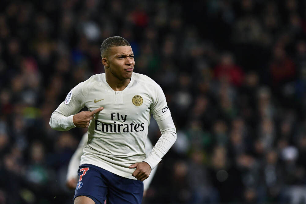 CBA战报：深圳106-77大胜福建取CBA5连胜，特奎维恩-史密斯24+11+5